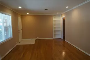 9905 Westview Dr, Houston, TX 77055 - Photo 8