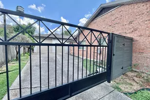 5638 Grape St, Houston, TX 77096 - Photo 40