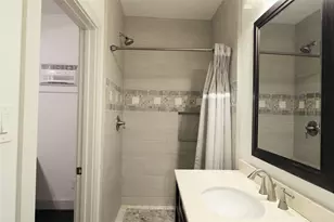 5638 Grape St, Houston, TX 77096 - Photo 28