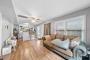 609 Sealy Ave, Galveston, TX 77550 - Photo 6