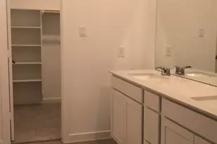 421 Robin St, Angleton, TX 77515 - Photo 8