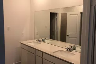 421 Robin St, Angleton, TX 77515 - Photo 6