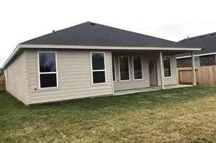 421 Robin St, Angleton, TX 77515 - Photo 16