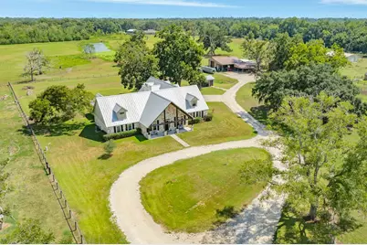 620 Brit Baily Blvd, Angleton, TX 77515 - Photo 2