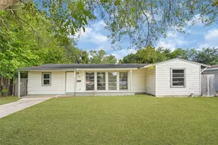 5607 Northridge Dr, Houston, TX 77033 - Photo 2