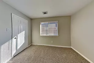 10726 Perigrine Dr, Houston, TX 77065 - Photo 12