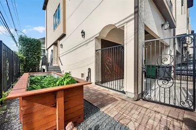 1102 W 15th 1/2 Street #A, Houston, TX 77008 - Photo 2