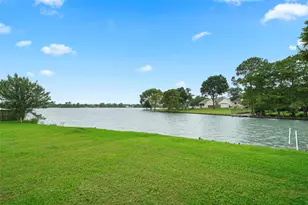 18658 Martinique Dr, Houston, TX 77058 - Photo 36