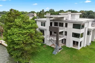 18658 Martinique Dr, Houston, TX 77058 - Photo 2