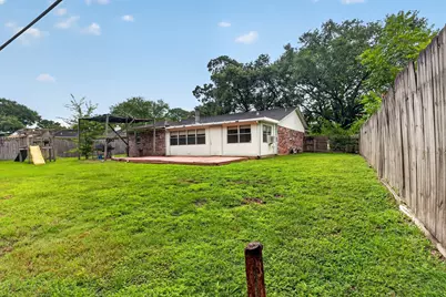 9915 Forest Hollow Drive, Baytown, TX 77521 - Photo 2