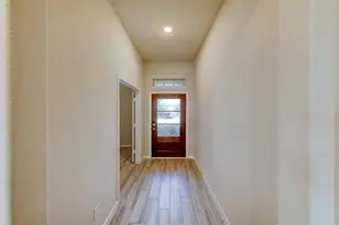 2006 Brisa Ln, Baytown, TX 77523 - Photo 2