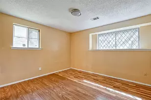 14427 Campden Hill Rd, Houston, TX 77045 - Photo 8