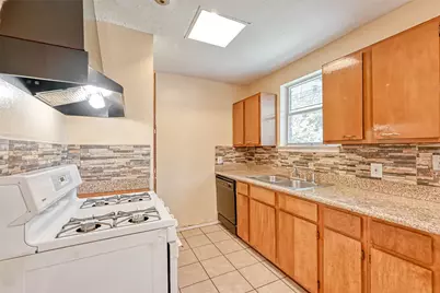 14427 Campden Hill Road, Houston, TX 77045 - Photo 4