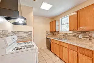 14427 Campden Hill Rd, Houston, TX 77045 - Photo 4