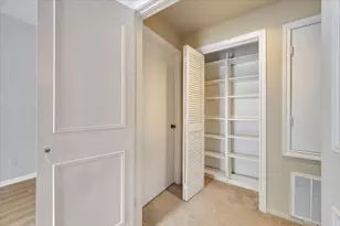 11711 Memorial Dr, Houston, TX 77024 - Photo 24