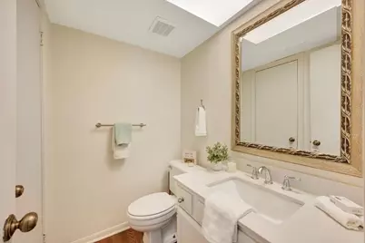 11711 Memorial Drive #135, Houston, TX 77024 - Photo 18
