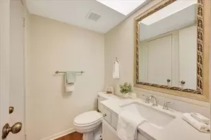 11711 Memorial Dr, Houston, TX 77024 - Photo 18