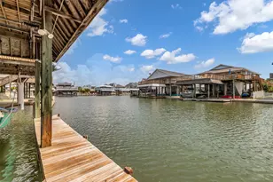 1323 Wahini St, Tiki Island, TX 77554 - Photo 36