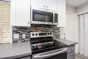 201 Vanderpool Ln, Houston, TX 77024 - Photo 18
