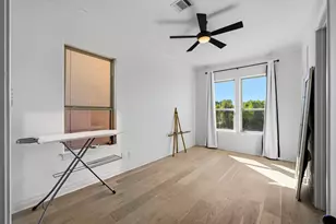 11009 Upland Forest Dr, Houston, TX 77043 - Photo 18