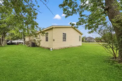 7446 Weyburn Street, Houston, TX 77028 - Photo 4