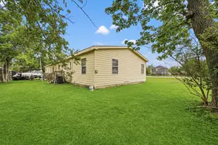 7446 Weyburn St, Houston, TX 77028 - Photo 4
