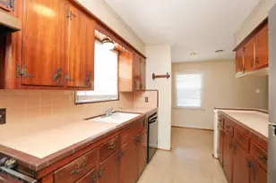 7158 Sharpview Dr, Houston, TX 77074 - Photo 16