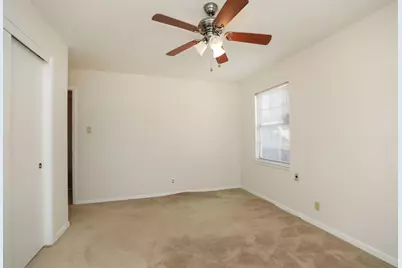 7158 Sharpview Drive, Houston, TX 77074 - Photo 24