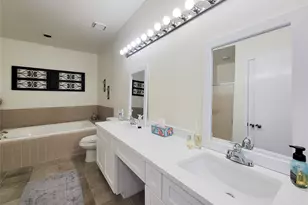 3032 Holly Hall St, Houston, TX 77054 - Photo 8