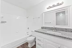 17401 Red Oak Dr, Houston, TX 77090 - Photo 10