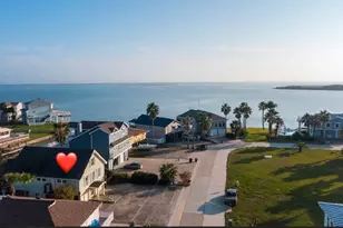 146 Tamana Dr, Galveston, TX 77554 - Photo 1
