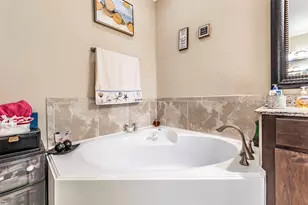 403 Marina View Dr, Webster, TX 77598 - Photo 32