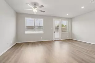 5933 Garnet Rdg Dr, Houston, TX 77092 - Photo 2