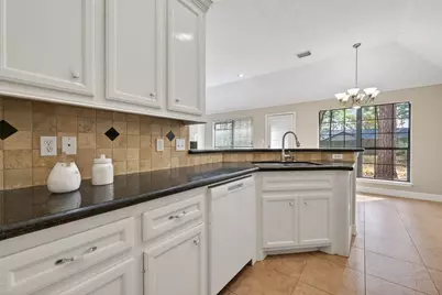 10668 Royal Magnolia Drive, Conroe, TX 77303 - Photo 16