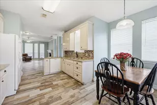 805 Hickory Trail, Orange, TX 77632 - Photo 10