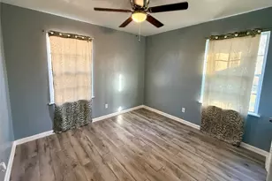 411 Elaine St, La Marque, TX 77568 - Photo 12