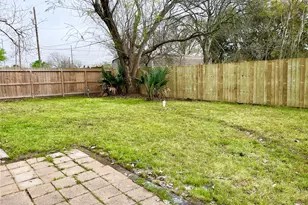 411 Elaine St, La Marque, TX 77568 - Photo 22