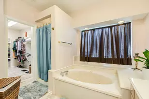 54 Peppermint Ct, Lake Jackson, TX 77566 - Photo 16