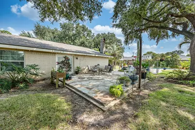 803 Sharon Lane, Baytown, TX 77521 - Photo 38