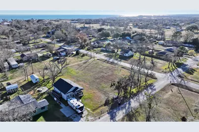 710 5th Street, Palacios, TX 77465 - Photo 4