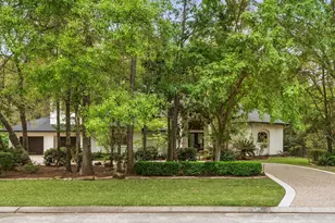 55 Benton Woods Circle, The Woodlands, TX 77382 - Photo 2