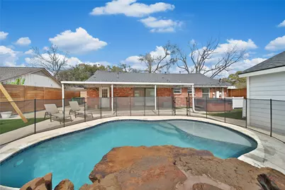 4303 Marlborough Drive, Houston, TX 77092 - Photo 4