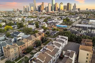 1717 Silver St, Houston, TX 77007 - Photo 2