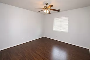3111 Stratford Bend Dr, Sugar Land, TX 77498 - Photo 10