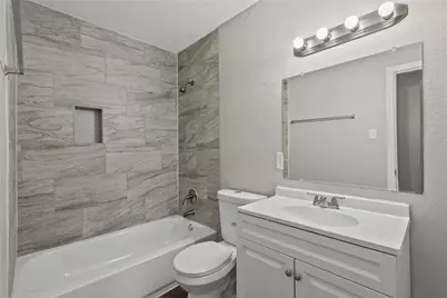1004 S 2nd Street, La Porte, TX 77571 - Photo 14