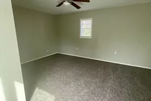 1004 S 2nd St, La Porte, TX 77571 - Photo 4