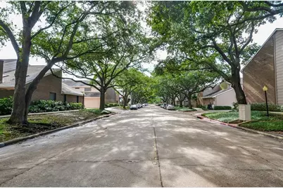 13859 Hollowgreen Drive, Houston, TX 77082 - Photo 34