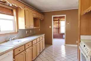 512 Camellia Ave, Orange, TX 77630 - Photo 10