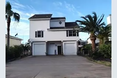 1318 Hawaii Drive, Tiki Island, TX 77554 - Photo 1