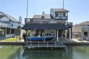 1318 Hawaii Dr, Tiki Island, TX 77554 - Photo 4